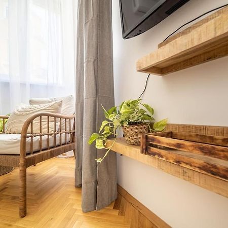 Bohohome 2 Next To The Main Street Sofia Bagian luar foto
