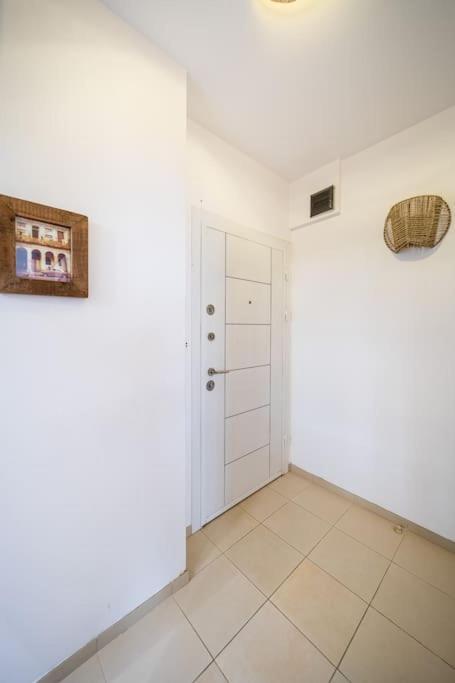 Bohohome 2 Next To The Main Street Sofia Bagian luar foto