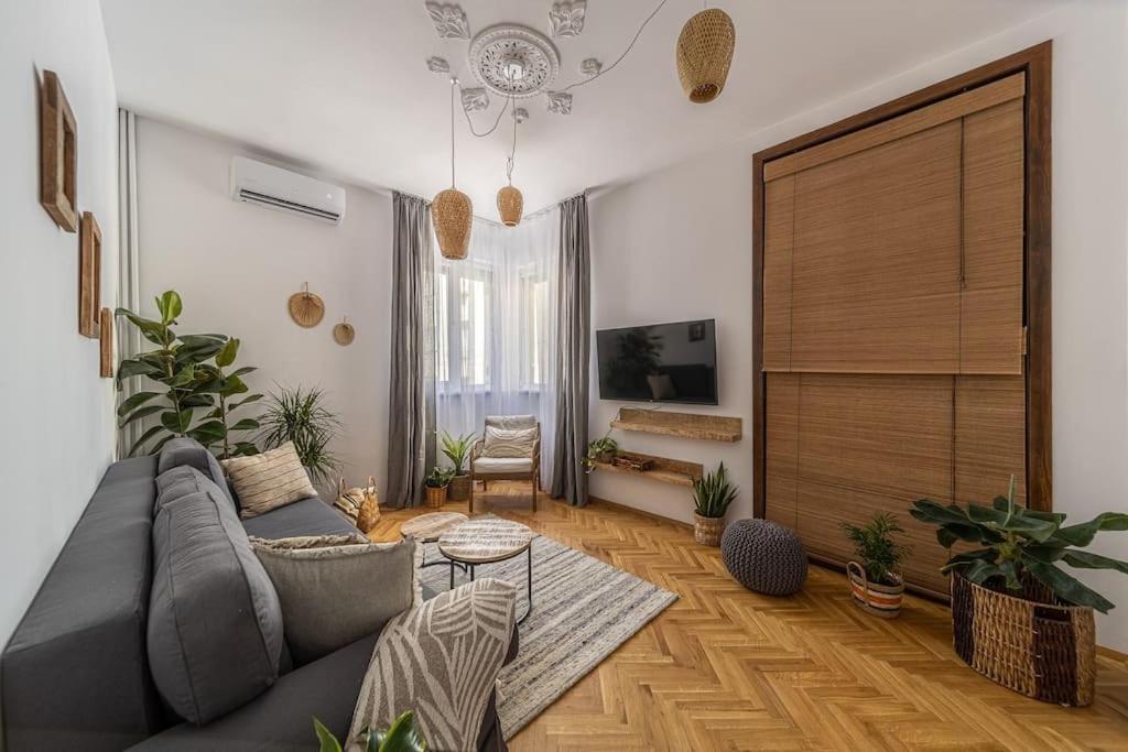 Bohohome 2 Next To The Main Street Sofia Bagian luar foto
