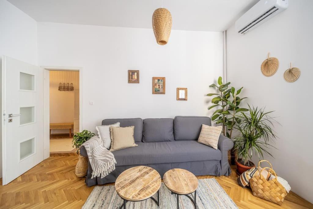 Bohohome 2 Next To The Main Street Sofia Bagian luar foto