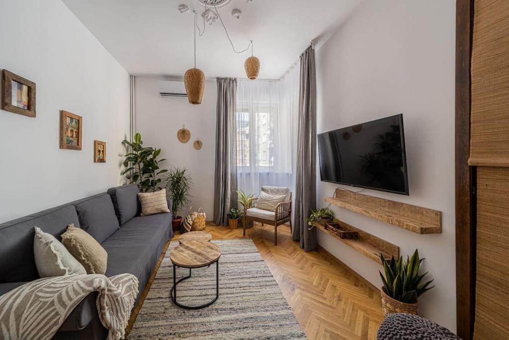 Bohohome 2 Next To The Main Street Sofia Bagian luar foto